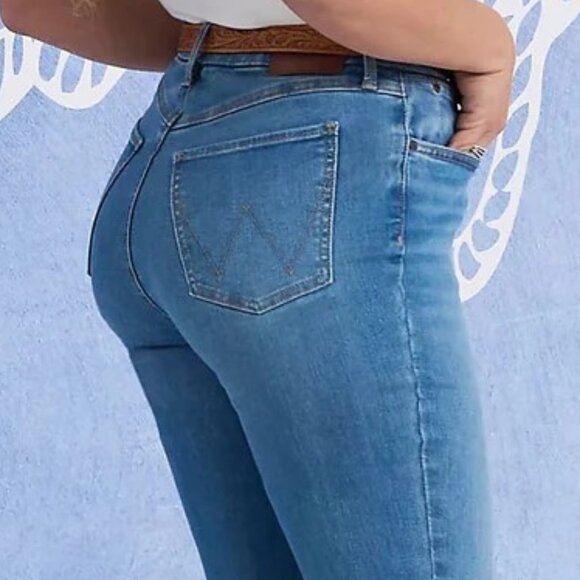 Women's Wrangler Bespoke High Rise Bootcut Jean - Picture 2 of 4
